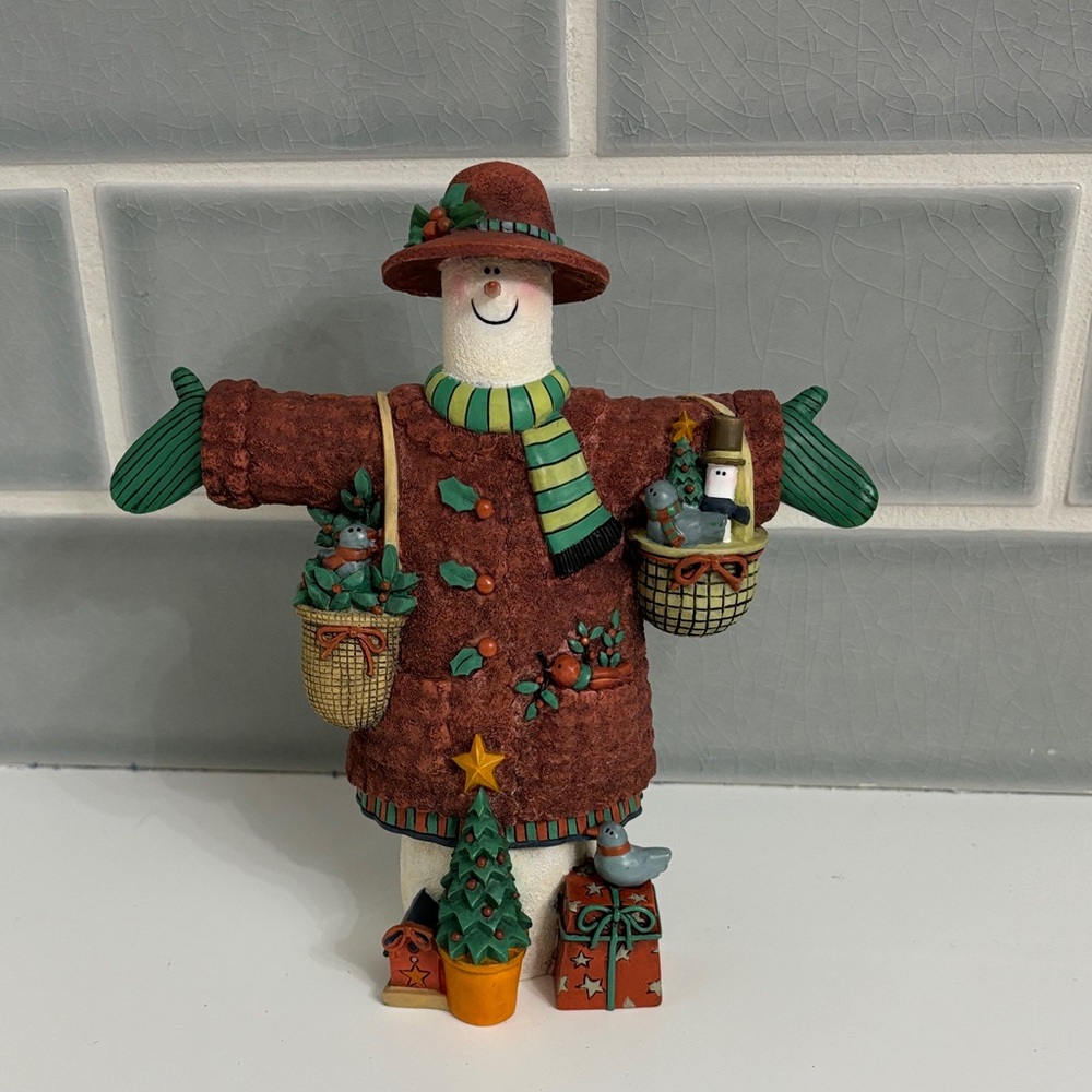 Lang & Wise CLASSIC SANTA Red Cap & Coat 7in Figurine Sue Dreamer 1998
